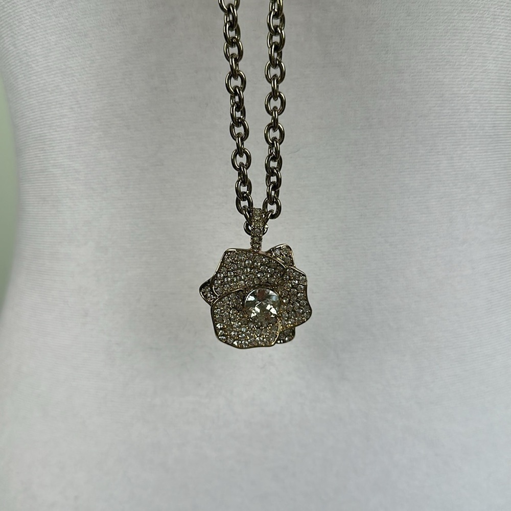Isaac Mizrahi Long Three Charm Necklace NIB - Picture 5 of 9